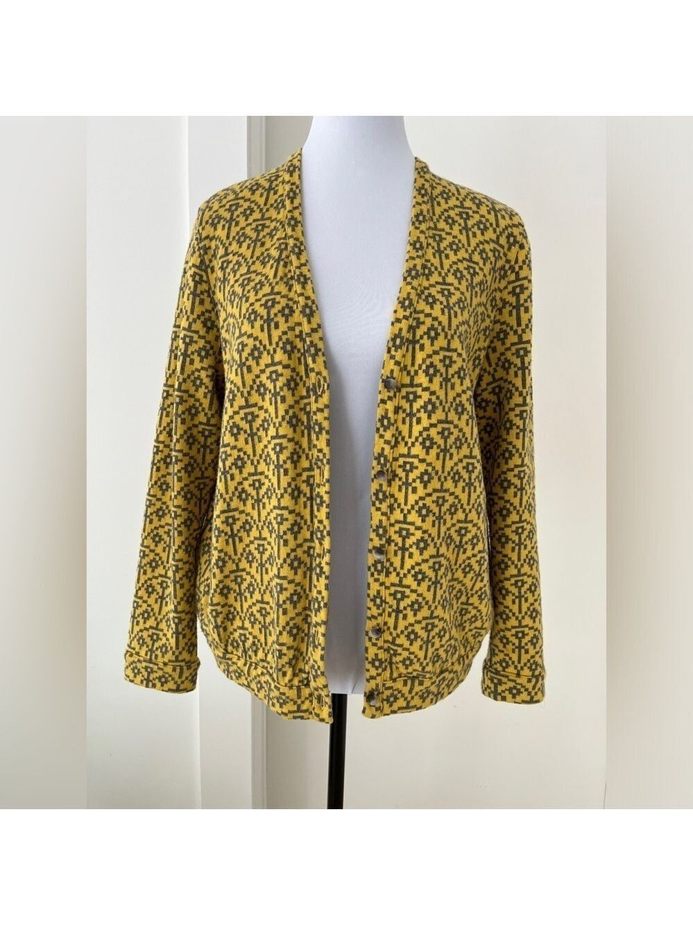 OCHIRLY V Neck Button Front Cardigan Yellow Grey Abstract Floral Fan Pattern